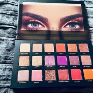 Huda Beauty Desert Dusk Eyeshadow palette